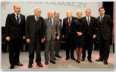 Pięciu byłych premier&oacute;w